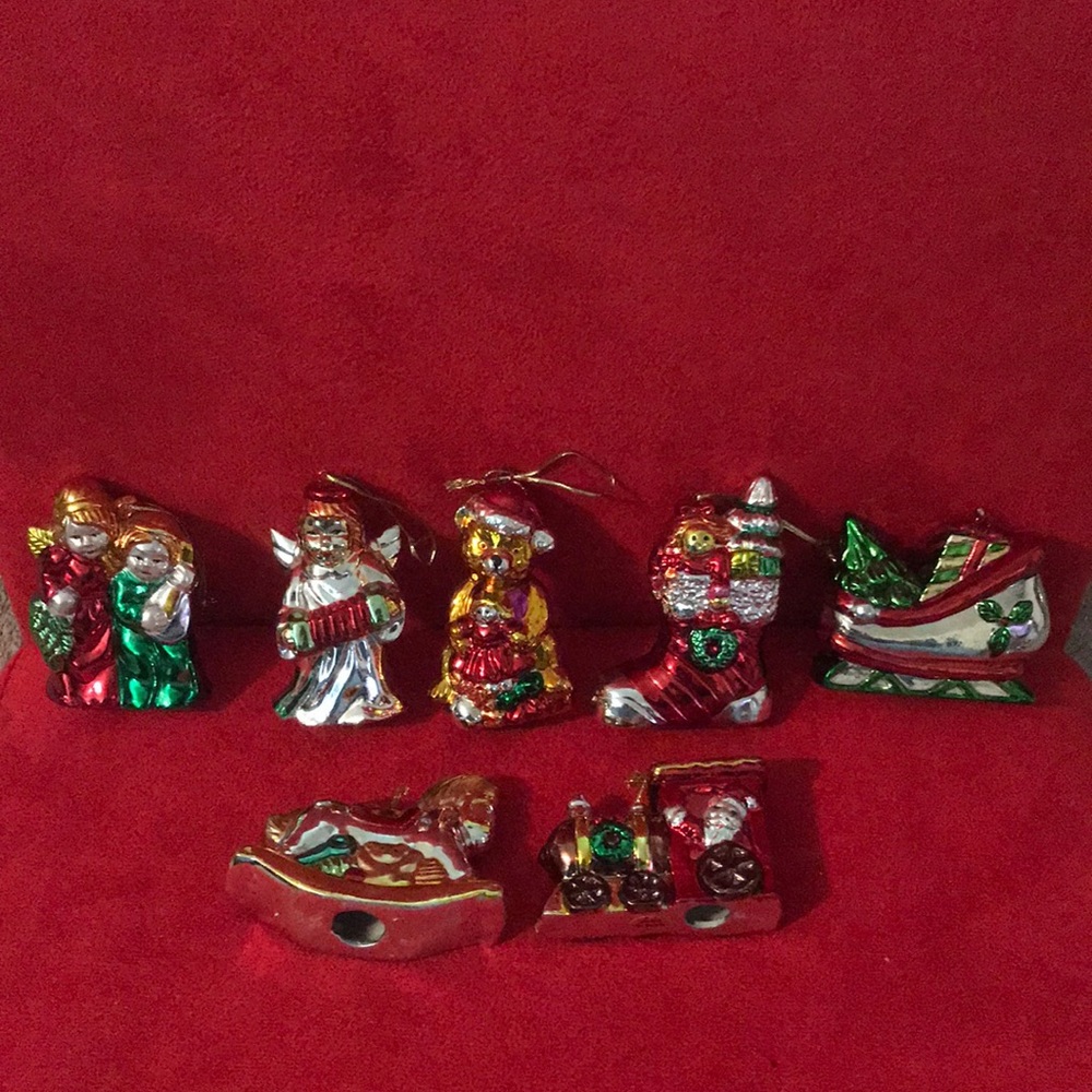 7 Ceramic Shiny Painted Ornaments!